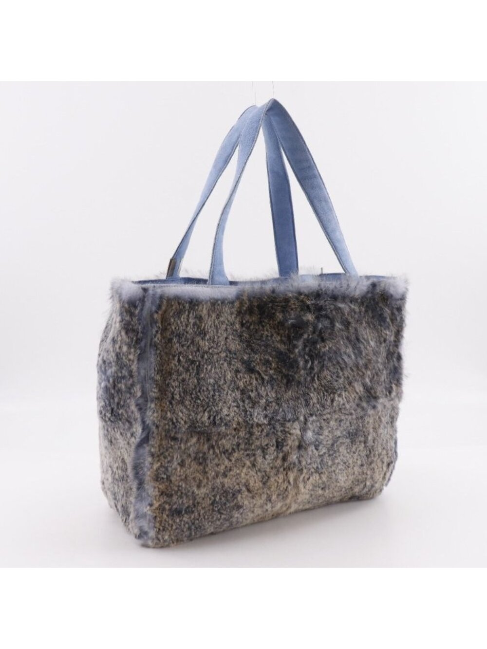 Chanel CC Logo Lapin Rabbit Light Blue Tote - Picture 3 of 10